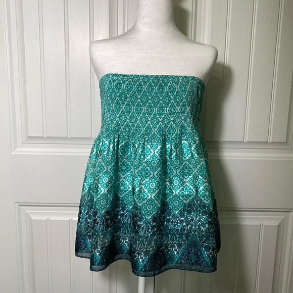 Max Studios Tops - Womens Strapless Flowy Blouse/Top Size Small